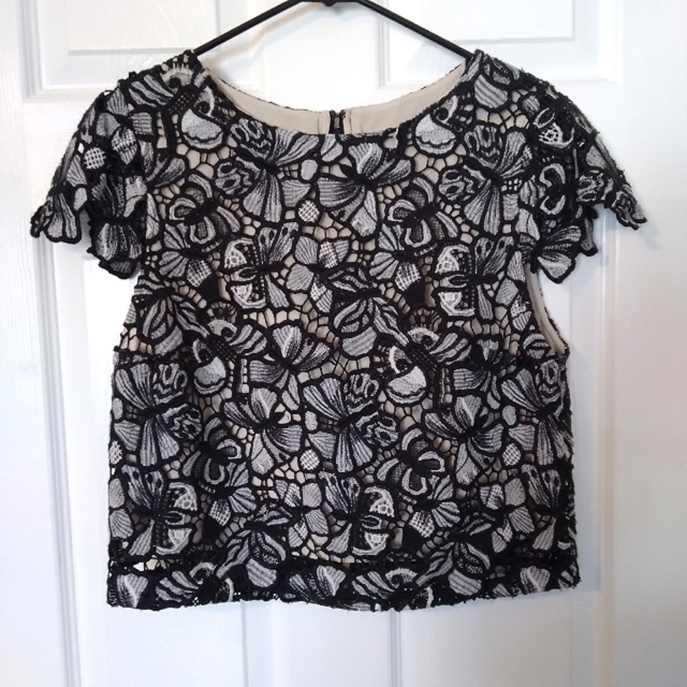 Alice + Olivia butterfly lace cropped blouse
